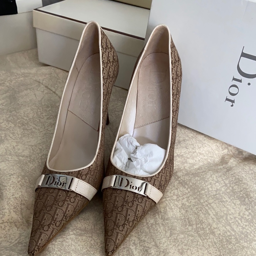 Dior high heel pumps with beige trim